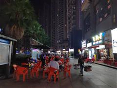 一期好位置90平有外摆区7年烙锅店转让